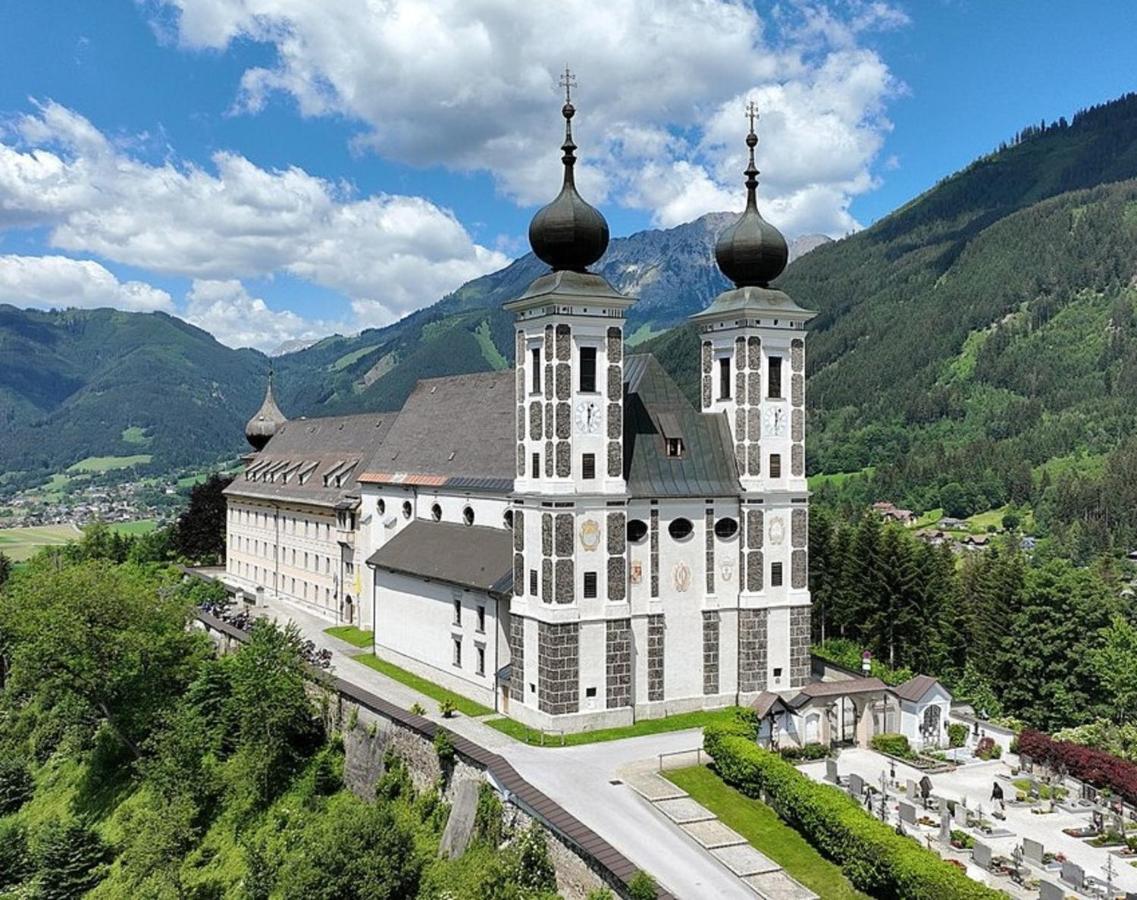 Hotel Die Traube Admont Exterior photo